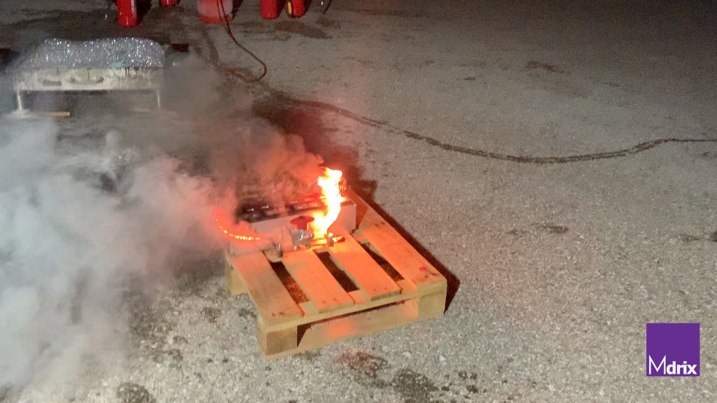 Was passiert beim Kurzschluss einer Lithium-Ionen-Batterie?