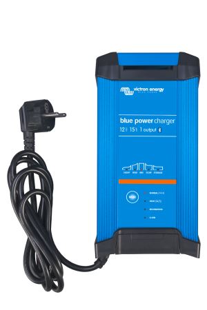 Blue Smart IP22 Charger 12V 15A (1) 230V (front)