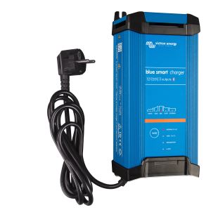 Blue Smart IP22 Charger 12V 20A (3) 230V 
