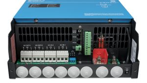 Quattro-II 48/5000/70-50/50 (connector bottom) 