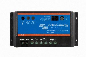BlueSolar DUO 12/24V-20A (front)