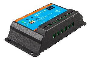 BlueSolar PWM-Light Charge Controller 12/24V-20A (right)