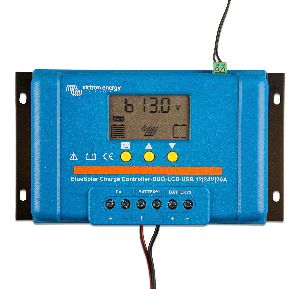 BlueSolar Charge Controller DUO LCD USB 12-24V-20A (top + display)