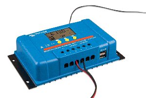 BlueSolar Charge Controller DUO LCD USB 12/24V-20A (front right display)