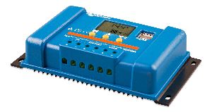 BlueSolar PWM Charge Controller LCD USB 12/24V-5A (left)