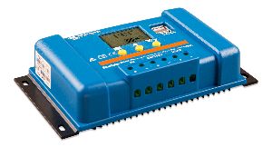 BlueSolar PWM Charge Controller LCD USB 12/24V-5A (right)