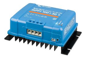 SmartSolar MPPT 100/30 (right)