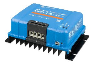 SmartSolar MPPT 150/45 (right)