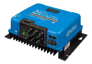 SmartSolar MPPT 150/85 MC4 VE.Can (left)