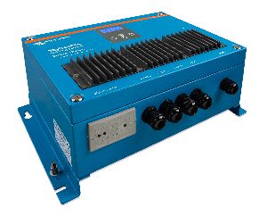 Skylla-I65 12V 70A 3 outputs (right)